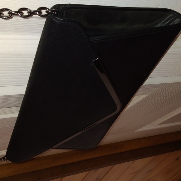 Aldo women's black faux leather envelope size with long chain purse - Picture 6 of 16